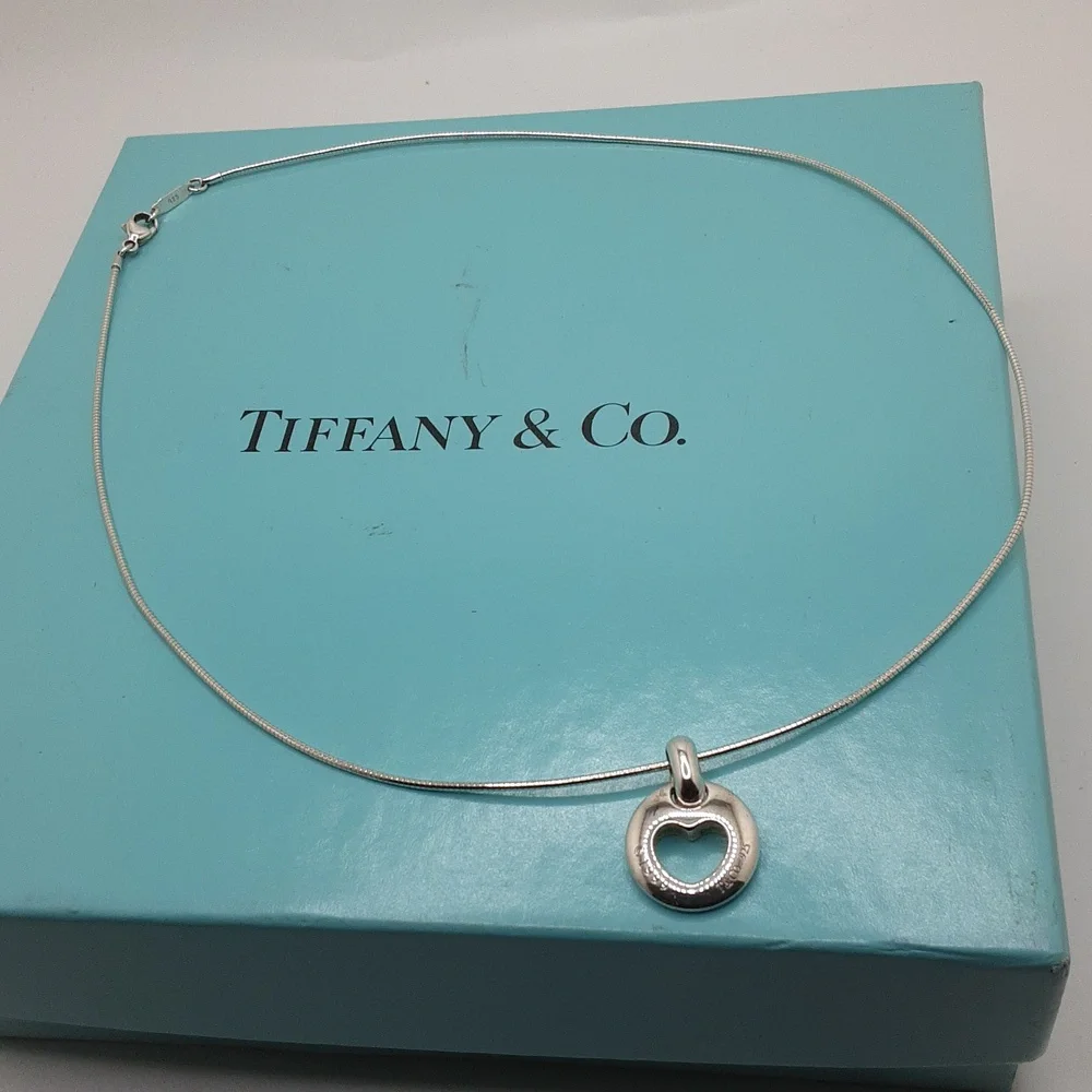 Authentic Tiffany & Co. Pierced Heart Pendant - Excellent Used Condition - Picture 11 of 13